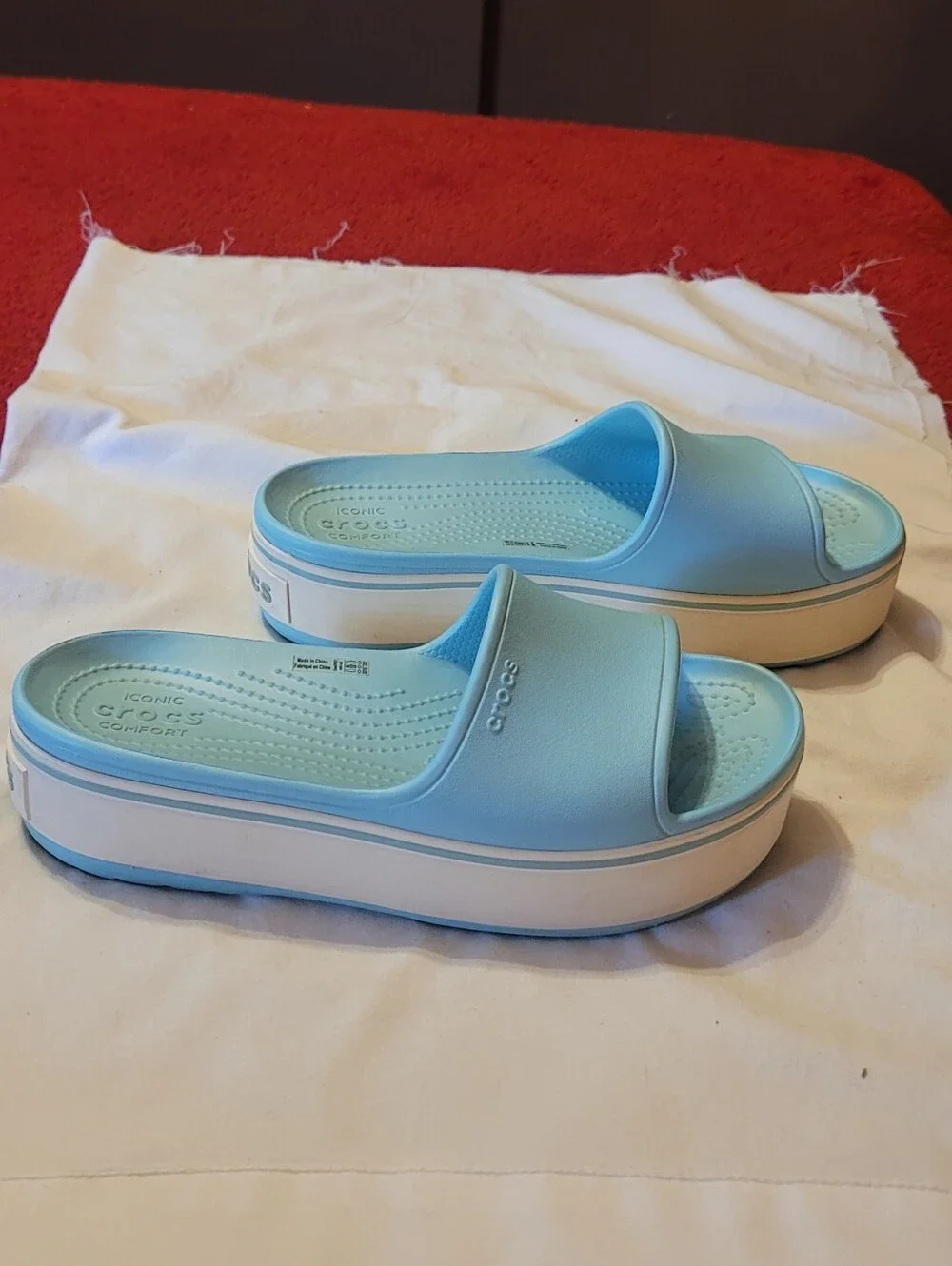 Crocs blue platform slides W8 M6 - Picture 3 of 6